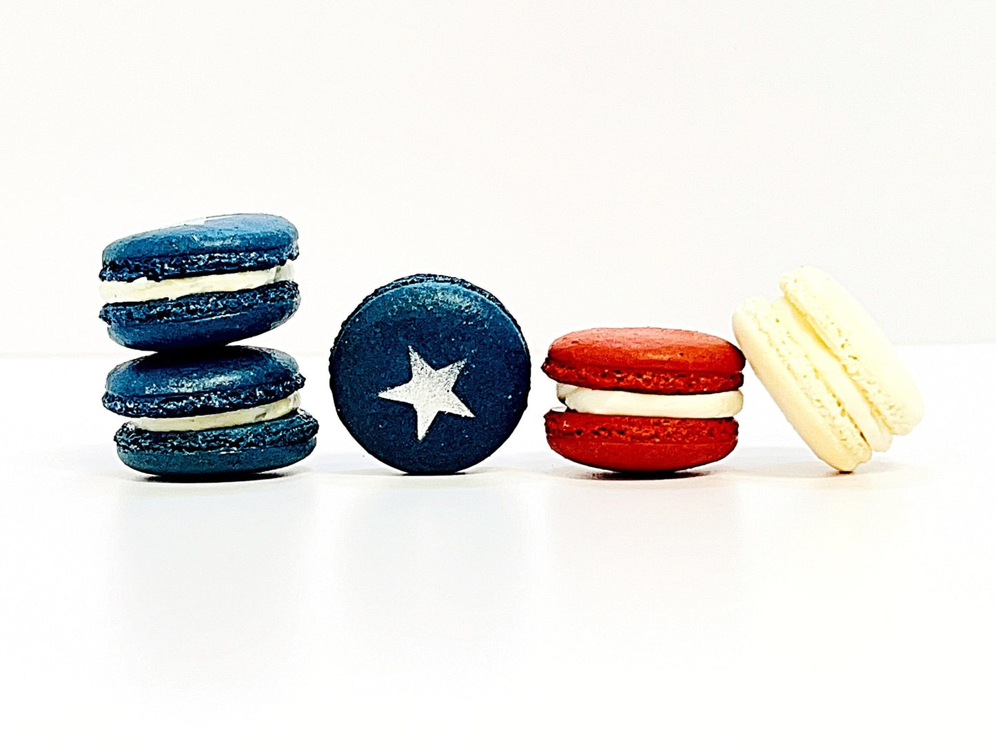 50 Pack Assorted French Macaron, The American Flag | Red, Navy Blue & White - Macaron Centrale