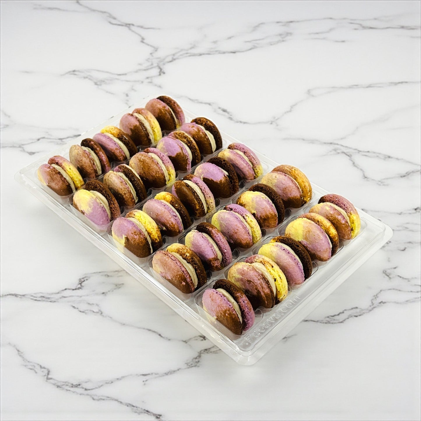 50 Pack Chai au Miel French Macarons - Macaron Centrale
