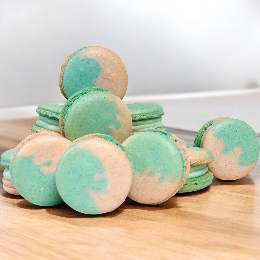 50 - Pack Cotton Cloud French Macarons - Macaron Centrale