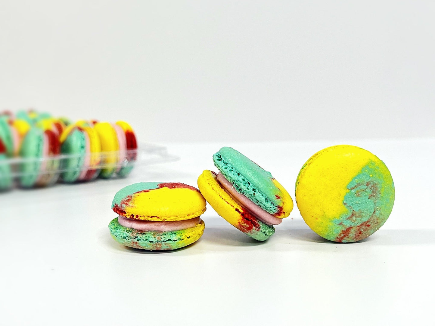 50 Pack Cranberry & Peach French Macaron Value Pack - Macaron Centrale