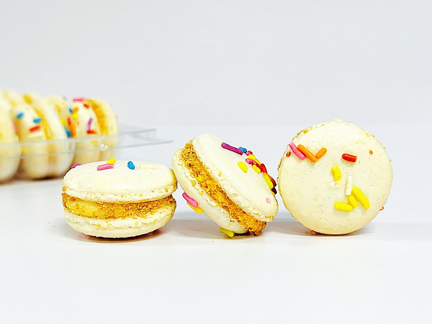 50 Pack Mixed Berries Pie French Macaron Value Pack - Macaron Centrale