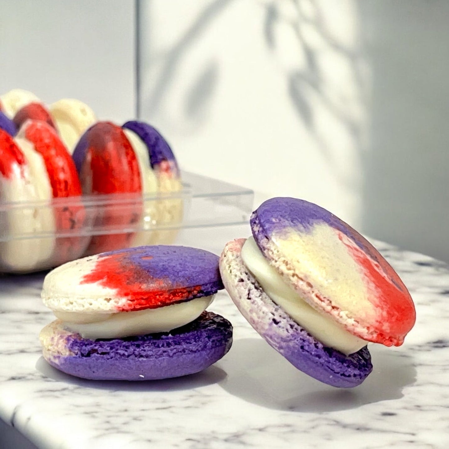 50 - Pack Red Velvet Cheesecake Macarons - Macaron Centrale