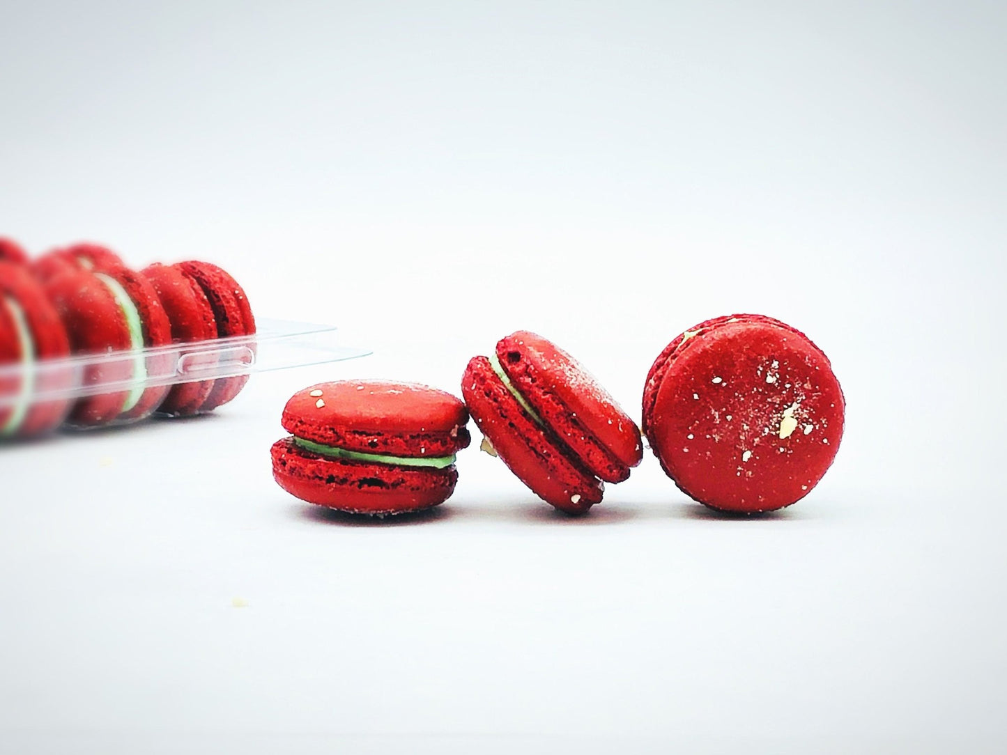 50 Pack White Chocolate - Kiwi Macaron Value Pack - Macaron Centrale