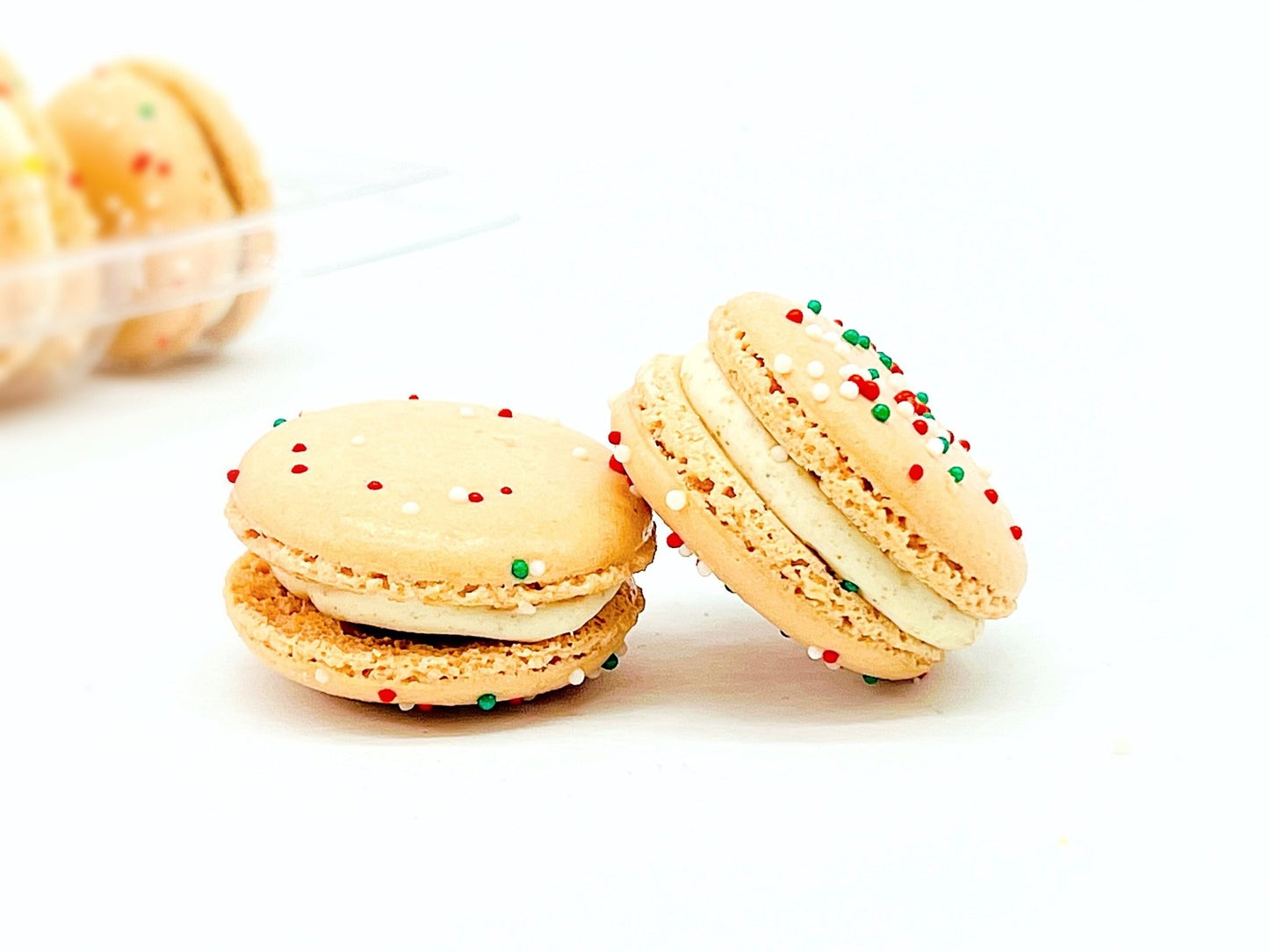 6 Caramel Gingerbread French Macarons - Macaron Centrale