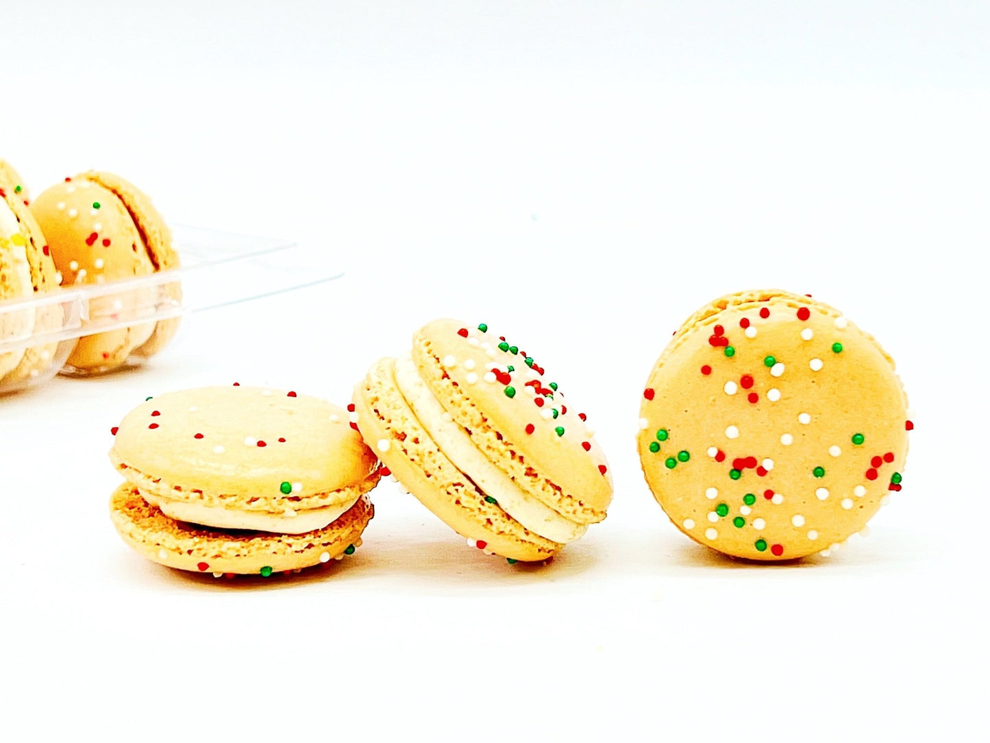 6 Caramel Gingerbread French Macarons - Macaron Centrale