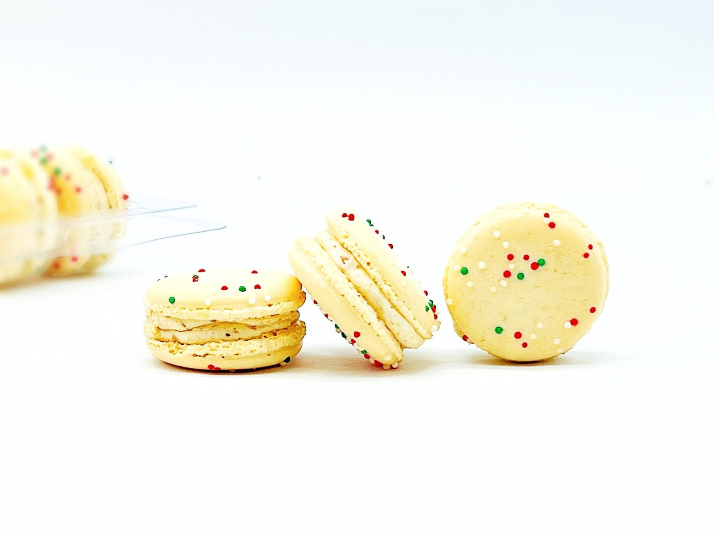 6 Classic Gingerbread French Macarons - Macaron Centrale