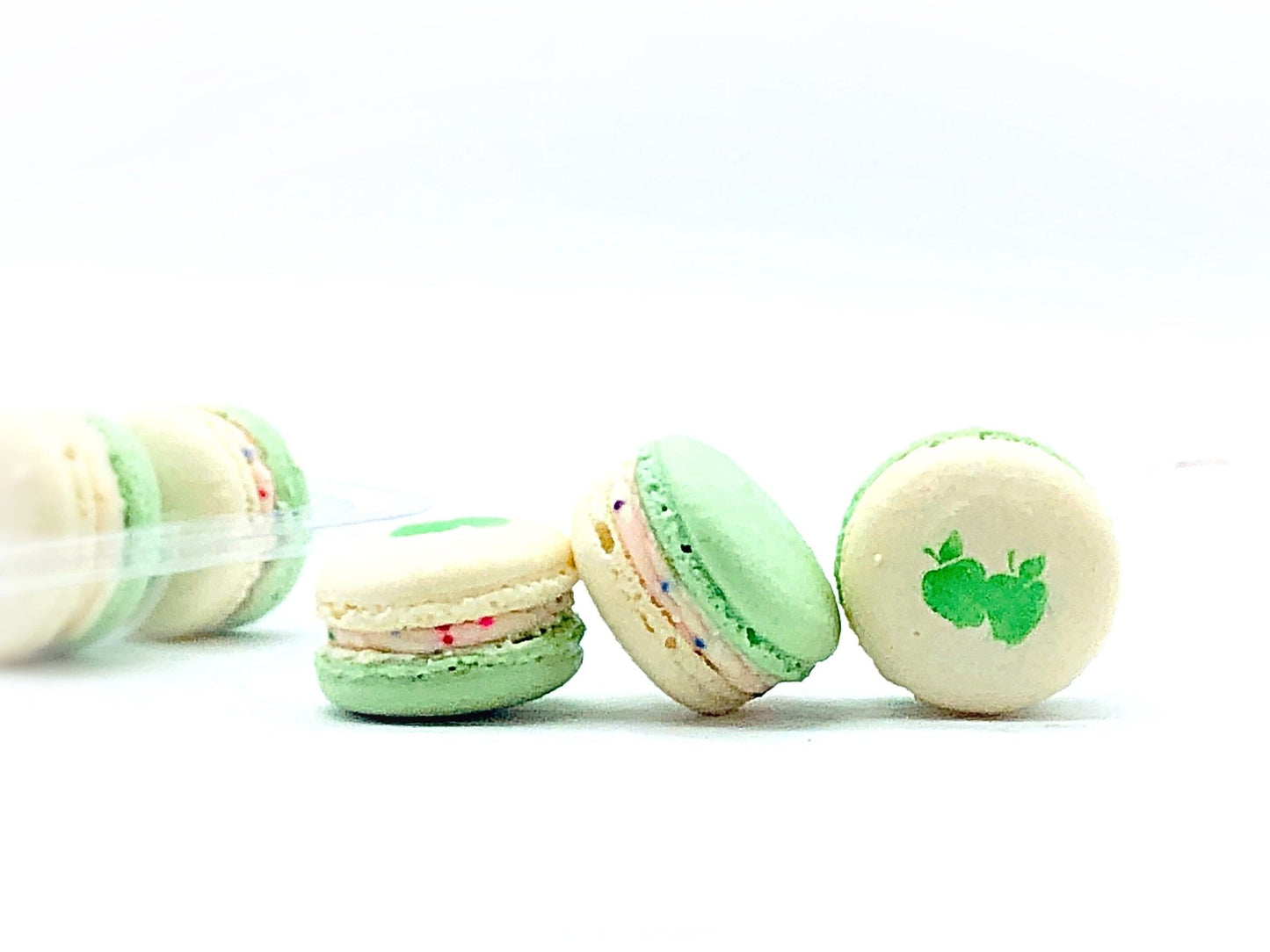 6 Pack Apple Sundae French Macarons - Macaron Centrale