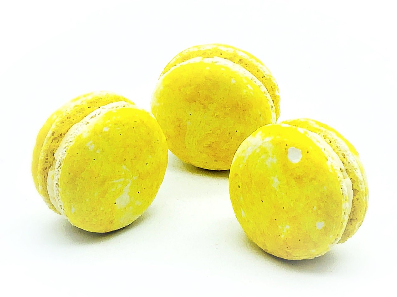 6 Pack Banana Cheesecake French Macarons | Perfect for your next celebratory events. - Macaron Centrale