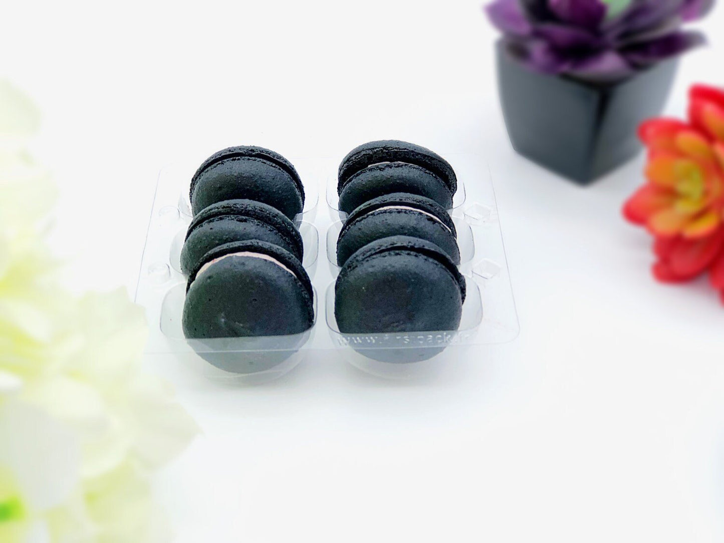 6 Pack blackberry macarons - Macaron Centrale