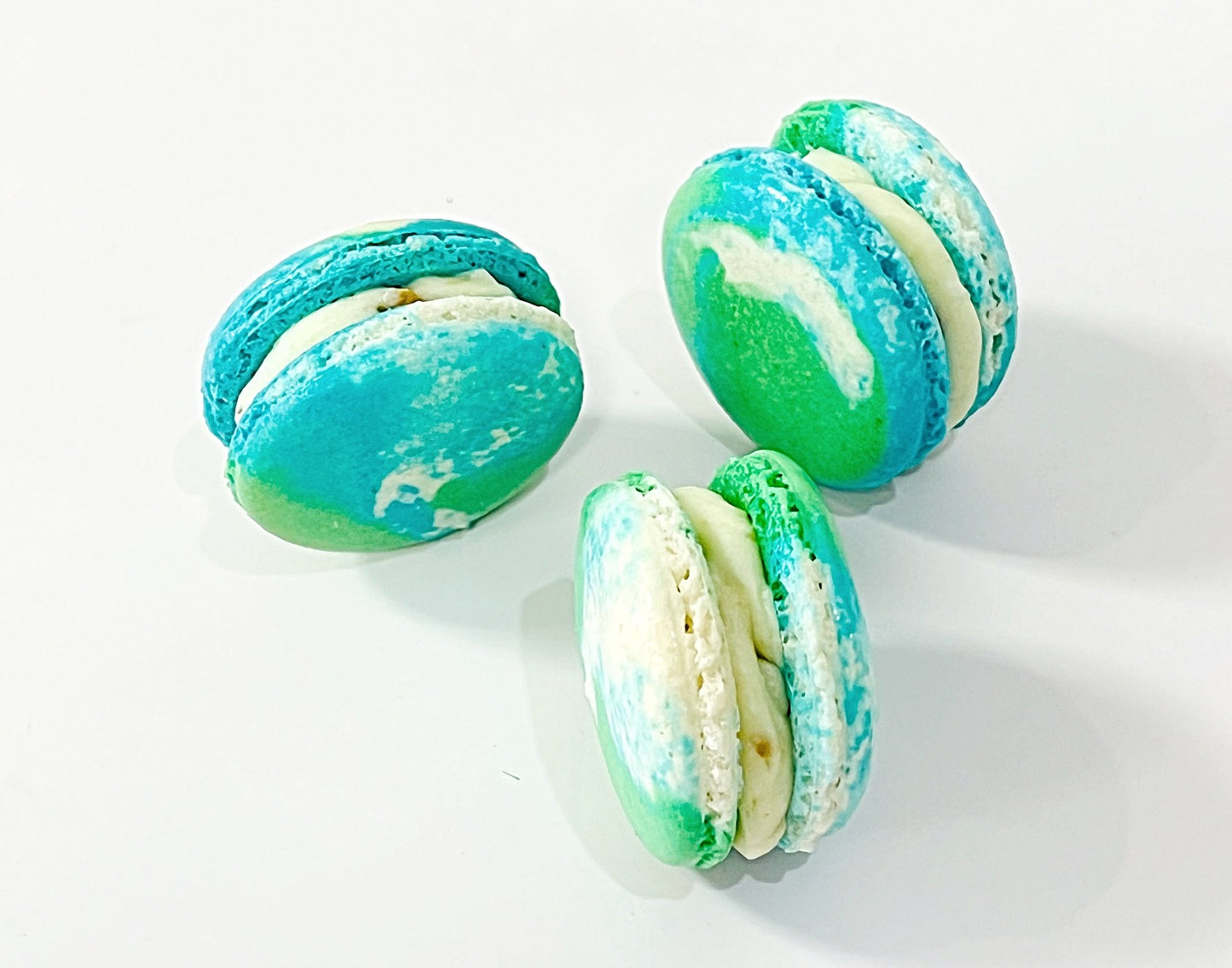 6 Pack Blueberry Pistachio French Macarons - Macaron Centrale
