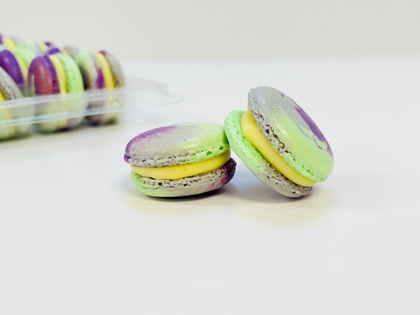 6 Pack Butterscotch Honeydew French Macaron - Macaron Centrale