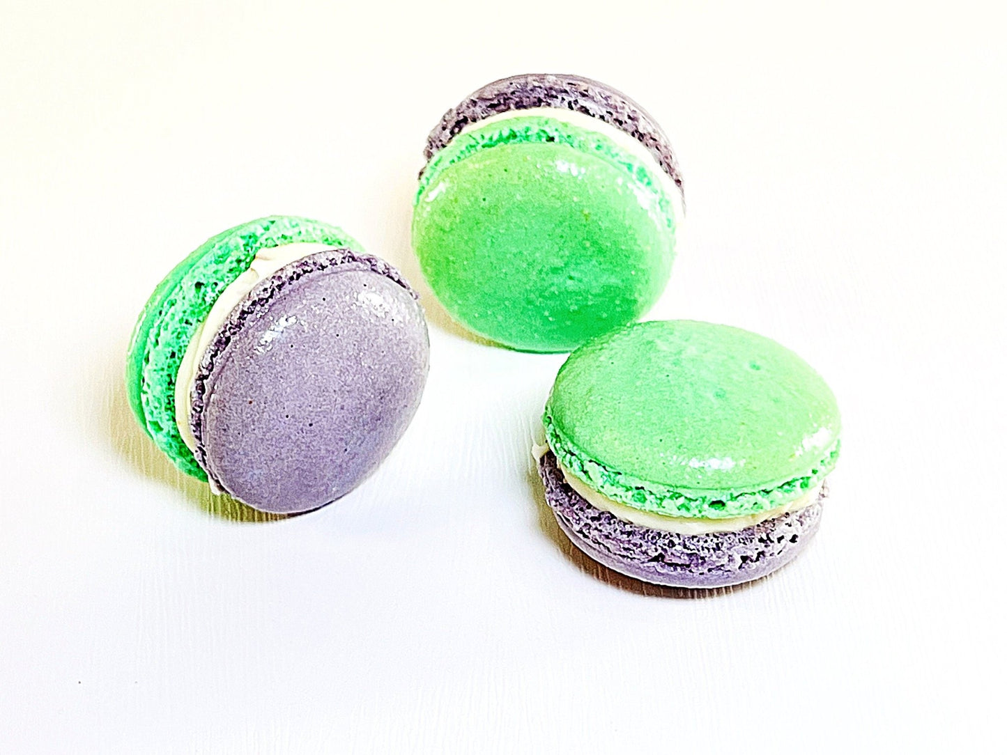 6 Pack Chocolate Pistachio Macaro - Macaron Centrale