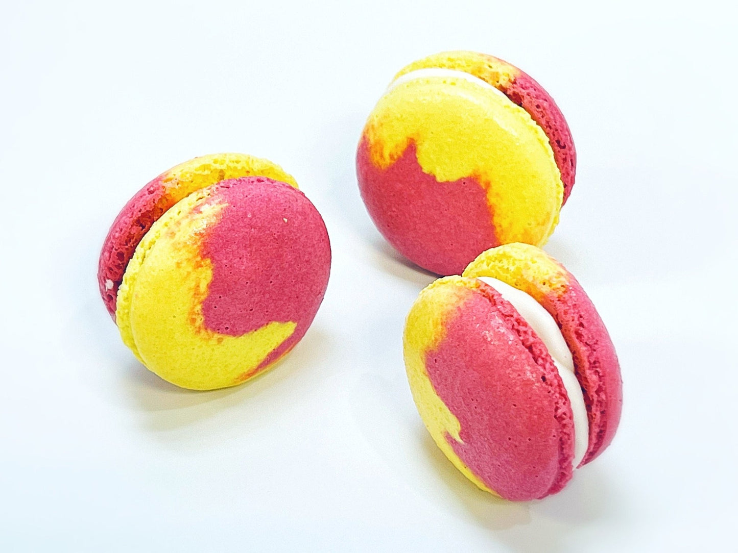 6 Pack Cranberry and Yuzu Macarons - Macaron Centrale