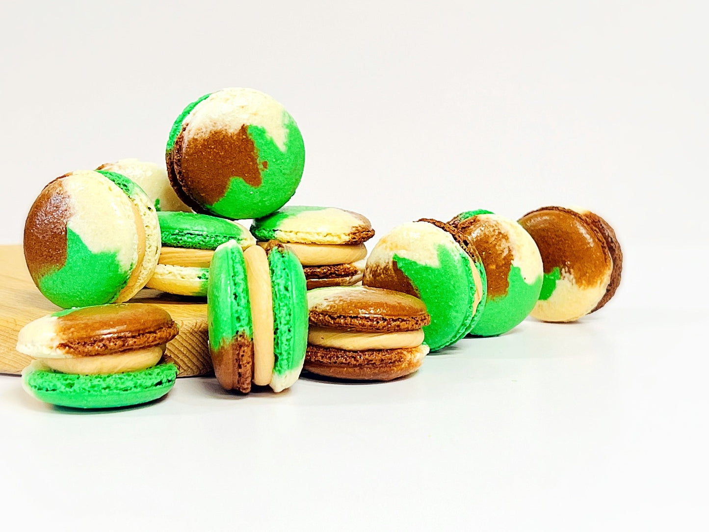 6 Pack Irish Coffee French Macaron - Macaron Centrale