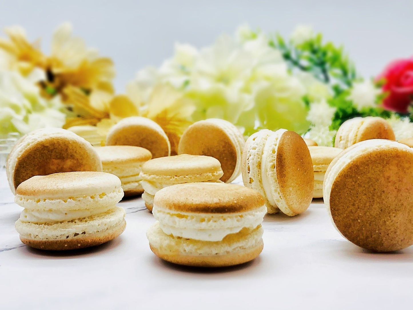 6 Pack Longkong French Macarons | Perfect for your next celebratory events. - Macaron Centrale