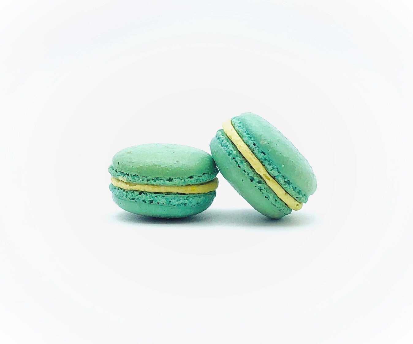 6 Pack matcha macarons | ideal for celebratory events. - Macaron Centrale
