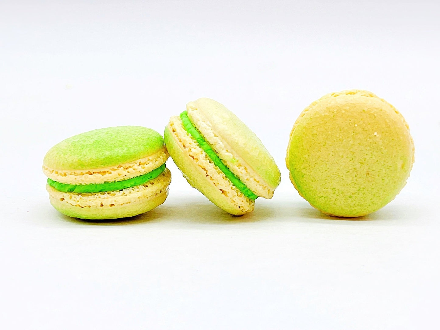6 Pack pandan French macarons - Macaron Centrale