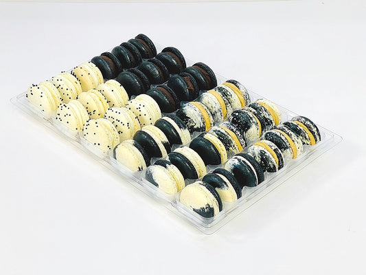 Black & White Vibe: A Flavorful Quartet of French Macarons Set| (Thai Black Latte, Grass Jelly, Chocolate Espresso and Cookies'n Cream)