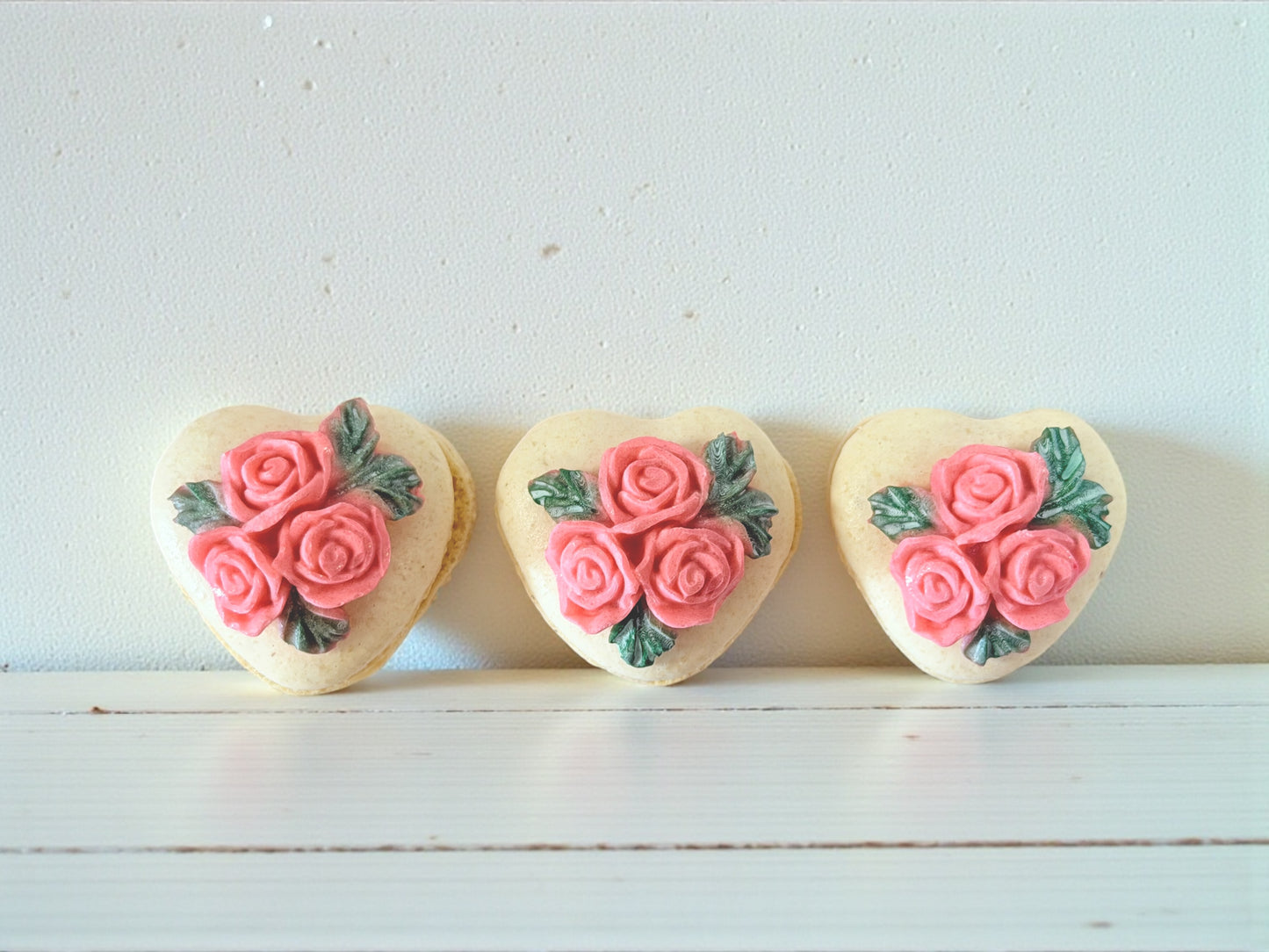 Vegan Rosette Heart French Macaron | Classic