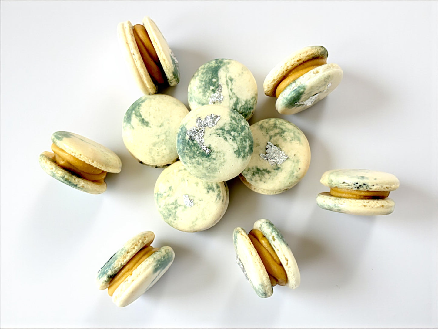 6 Pakc Kaju Katli Cream & Pistachio Macarons