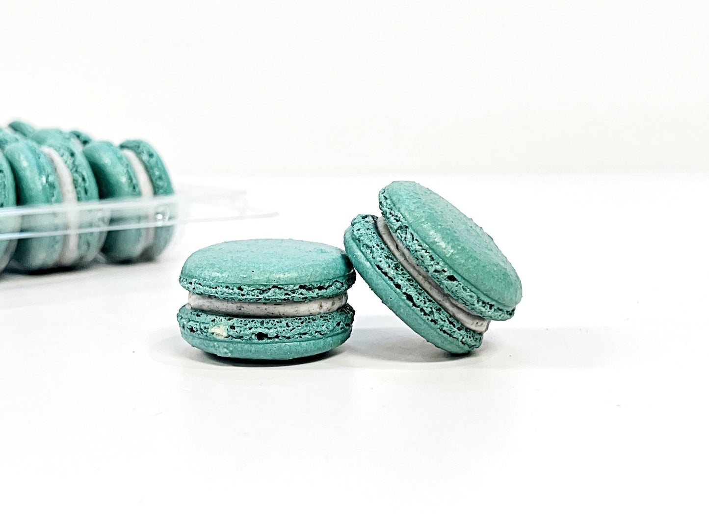 Blackberry Lavender French Macarons | Perfect for your next holiday feast. - Macaron Centrale