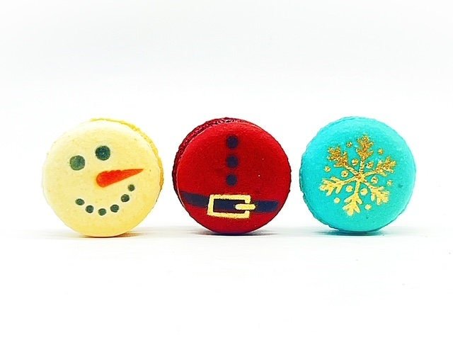 Christmas French Macaron Set | Available in 12 and 24 Pack. - Macaron Centrale12 Pack