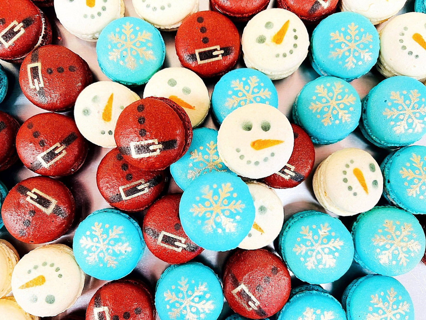 Christmas French Macaron Set | Available in 12 and 24 Pack. - Macaron Centrale12 Pack