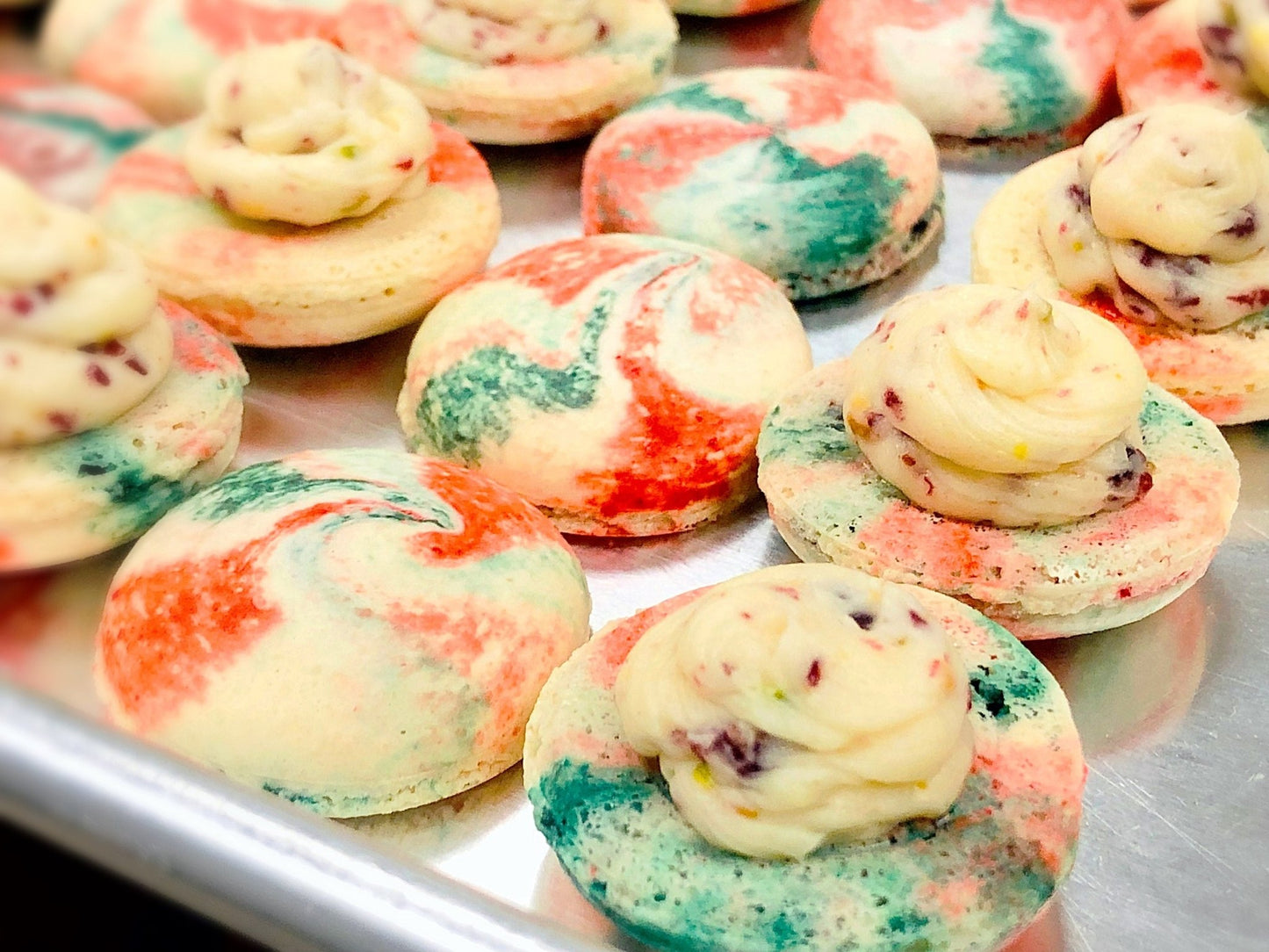 Cranberry Pistachio Macarons | Ideal for celebratory events. - Macaron Centrale6 Pack