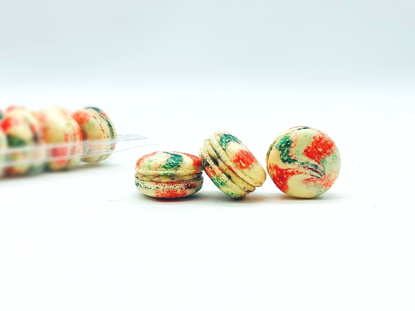 Cranberry Pistachio Macarons | Ideal for celebratory events. - Macaron Centrale6 Pack