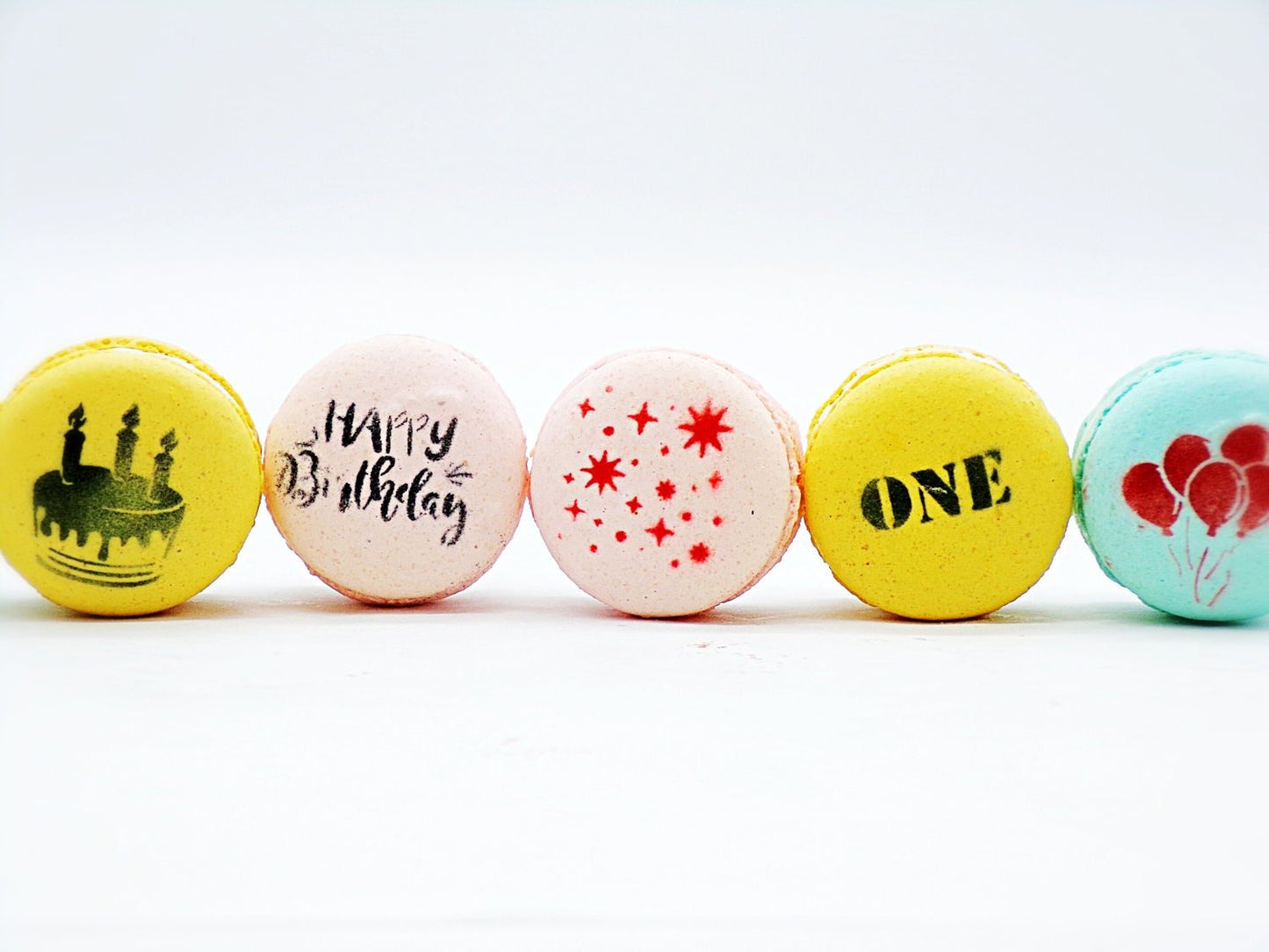 Happy Birthday Princess French Macaron Set | Personalized Macaron | Available in 6, 12 and 24 Pack - Macaron Centrale6 pack