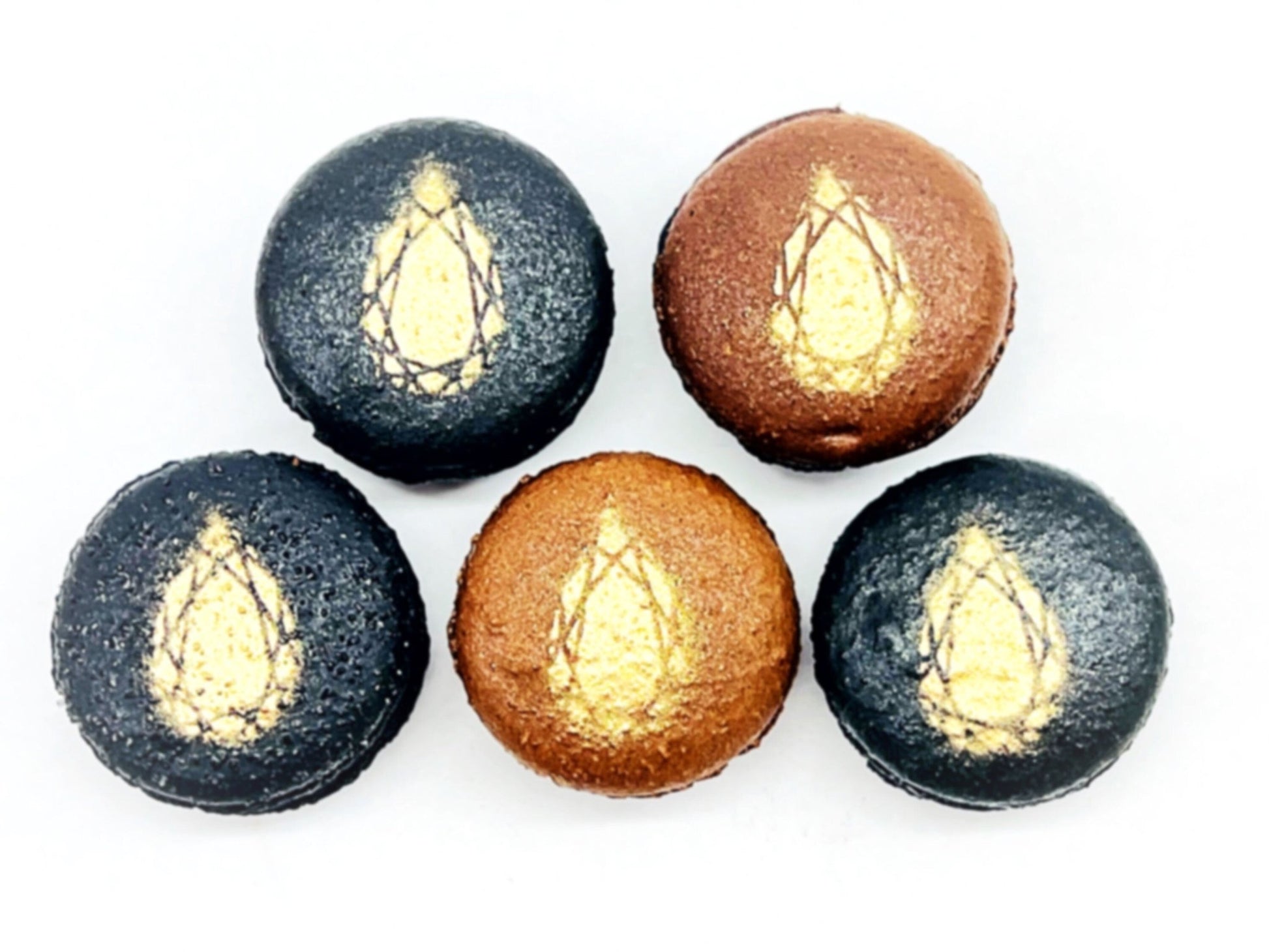 Luxe Mac | French Macarons with Pearl Cut Airbrush | Available in 6, 12 and 24 Pack - Macaron CentraleBlackberry6 Pack