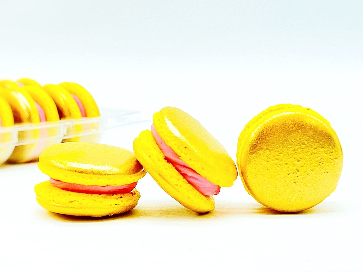 Luxe Mac | Gold Raspberry French Macaron | Available in 6, 12 and 24 Pack - Macaron Centrale6 Pack