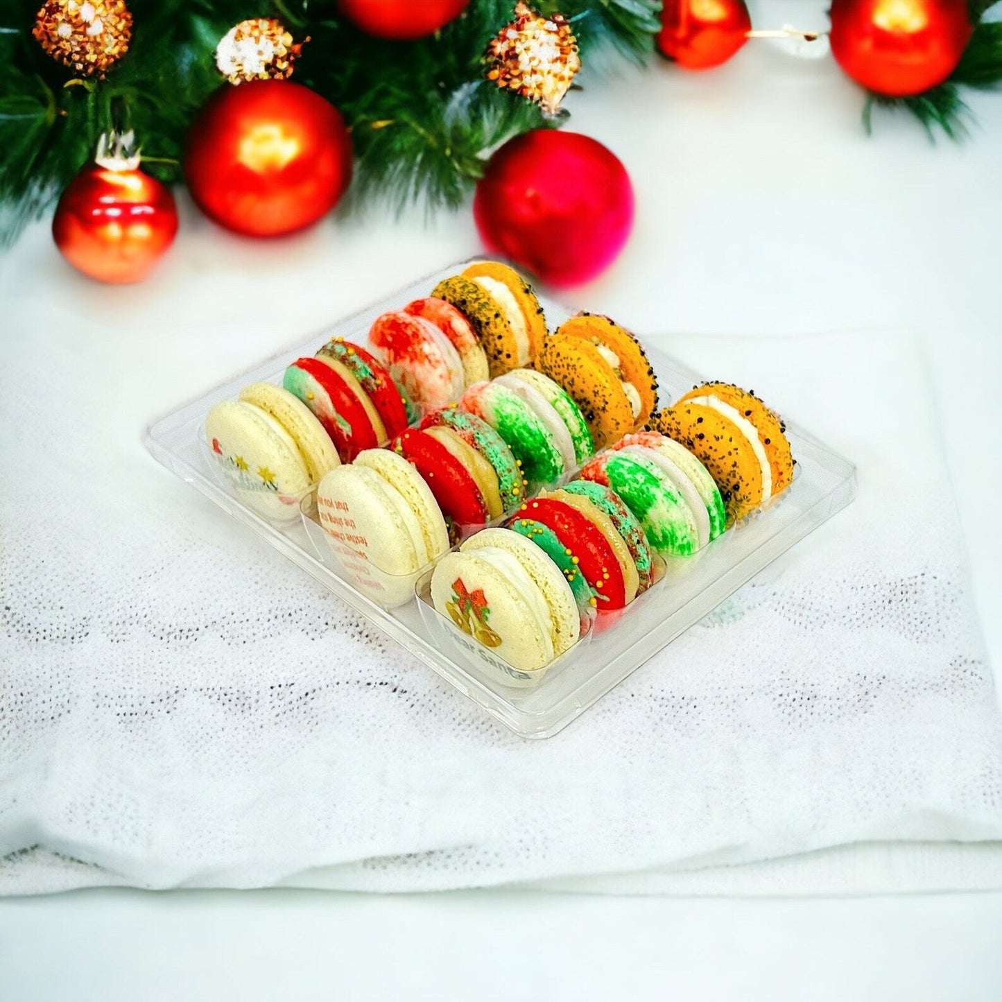 Personalized Christmas Wishes: Customizable French Macaron Set | Available in 6, 12 and 24 pack. - Macaron Centrale6 Pack