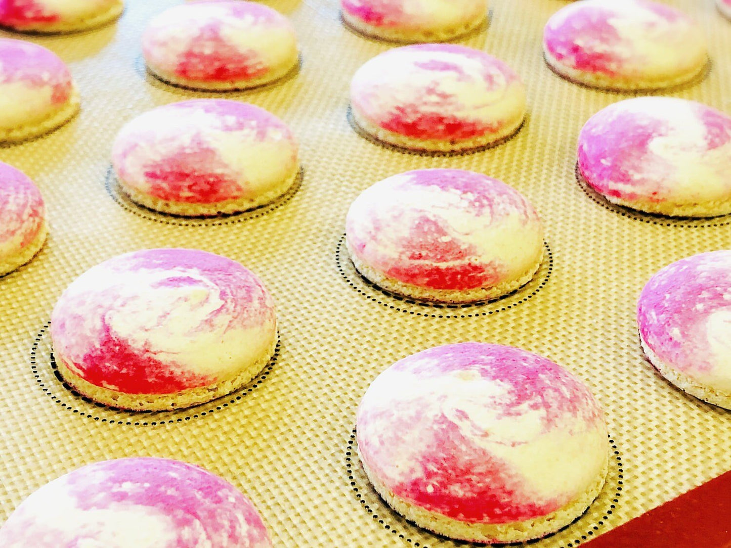Pink Marbled French Macaron Shell | Perfect for Cake Decorators or Your Dessert DIY Project - Macaron Centrale6 Pairs