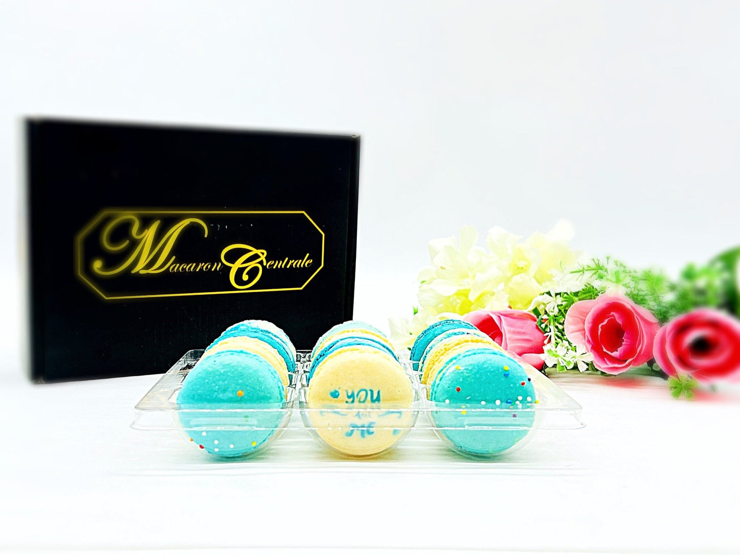 The Blue Love Macarons | 12 French Macarons Set - Macaron Centrale