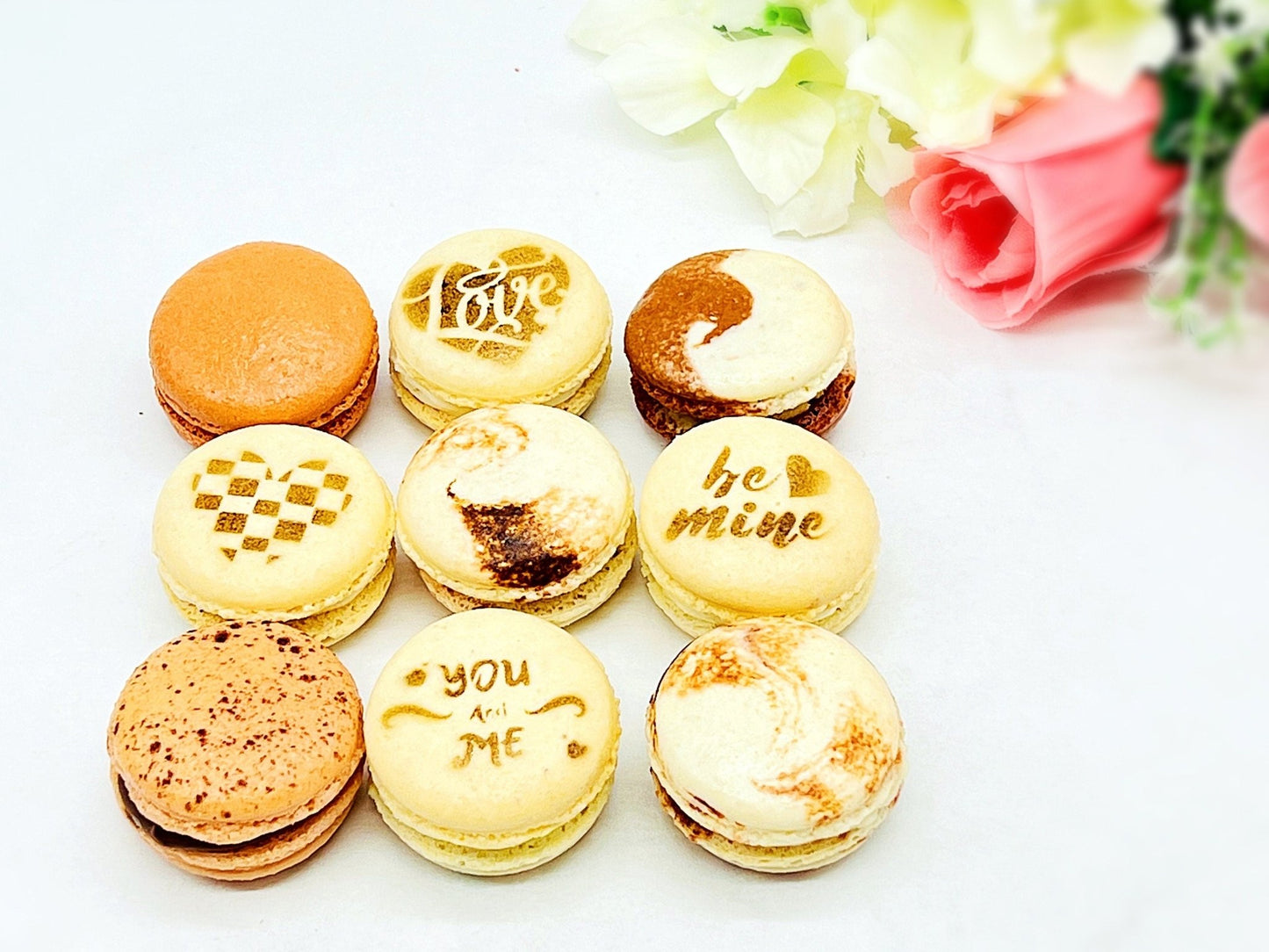 The Brown Love Macarons | 12 French Macarons Set - Macaron Centrale