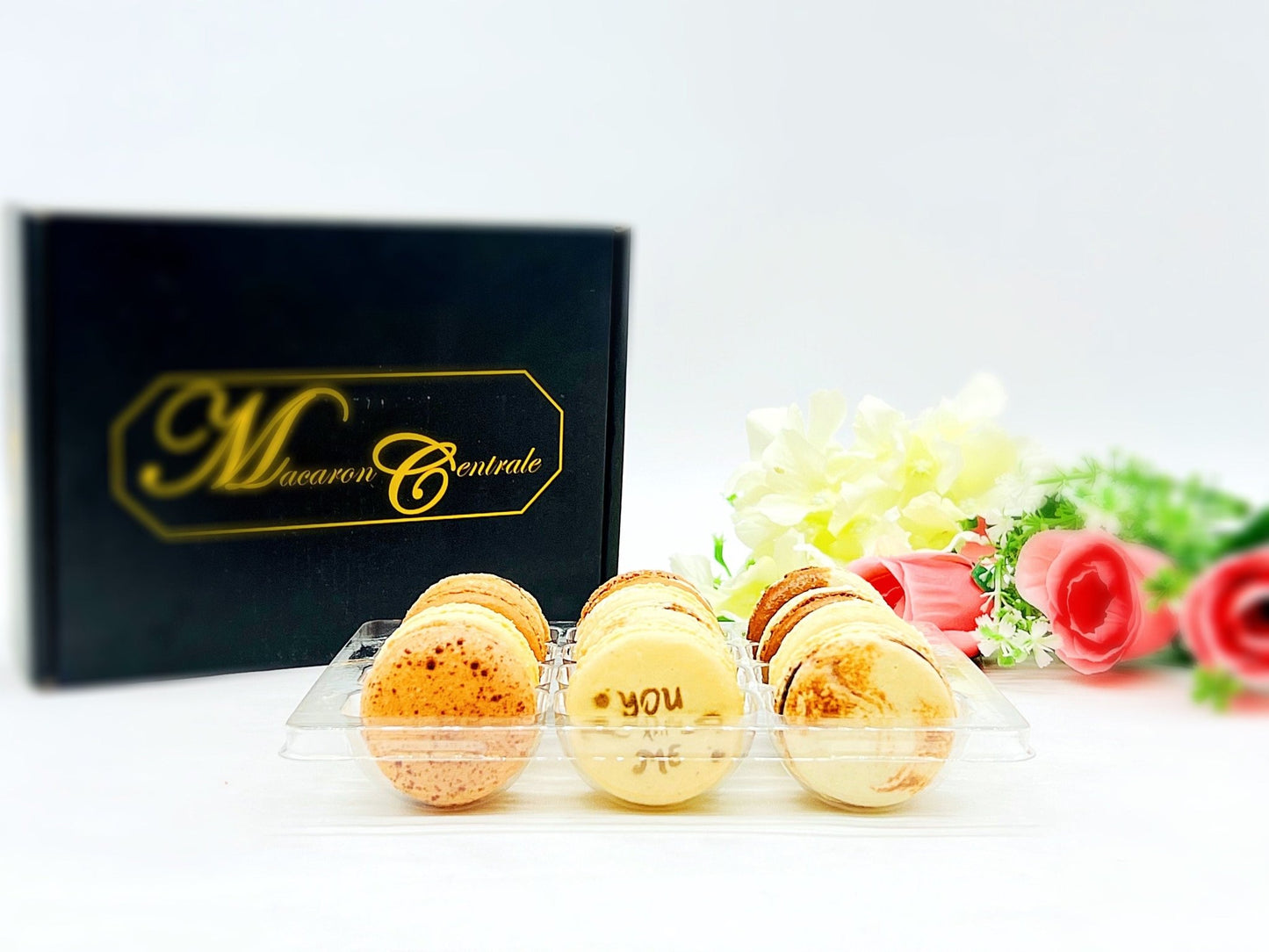 The Brown Love Macarons | 12 French Macarons Set - Macaron Centrale