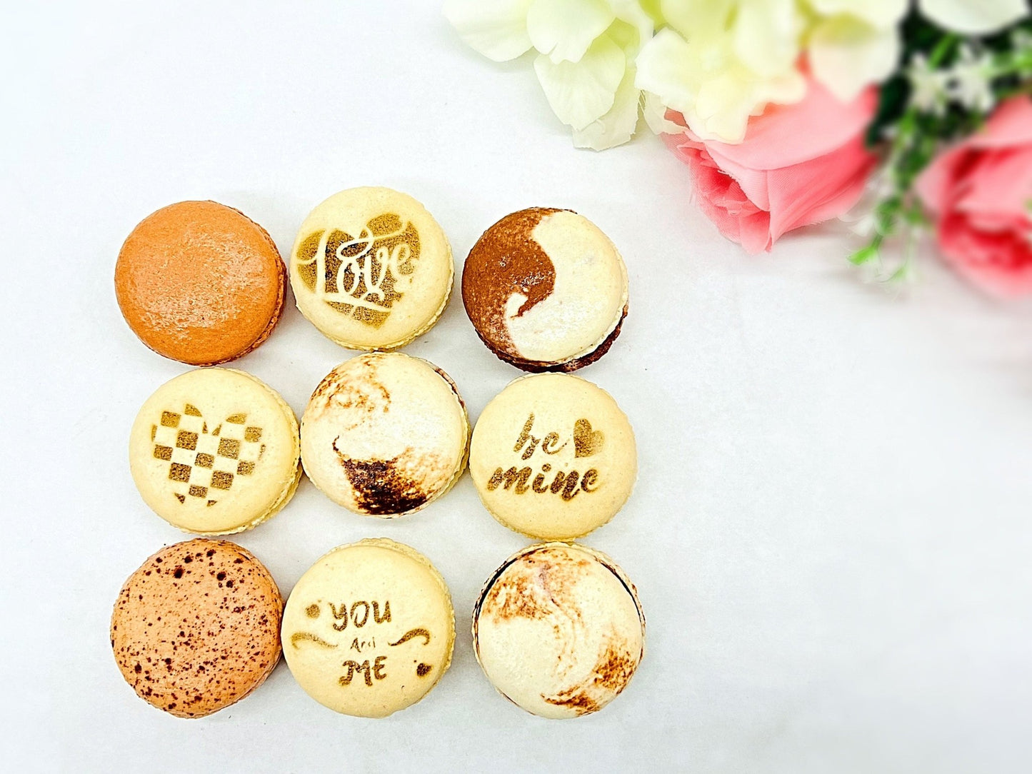 The Brown Love Macarons | 12 French Macarons Set - Macaron Centrale