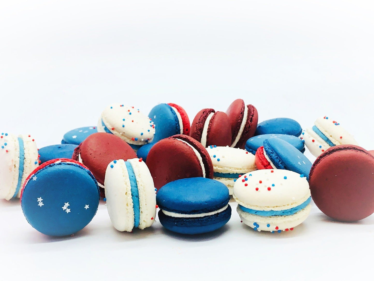 United States of Macarons | USA Collection Pack French Macarons | Available in 12 & 24 Pack - Macaron Centrale12 Pack