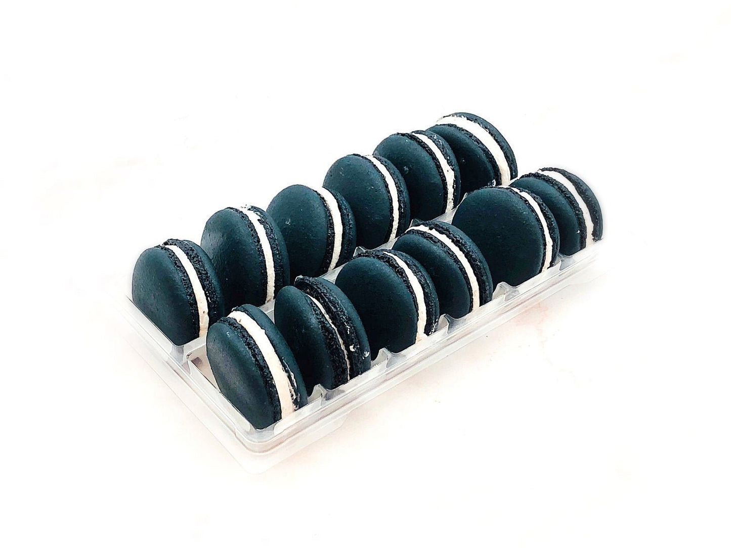 Vegan Blackcurrant Macarons - Macaron Centrale4 Pack