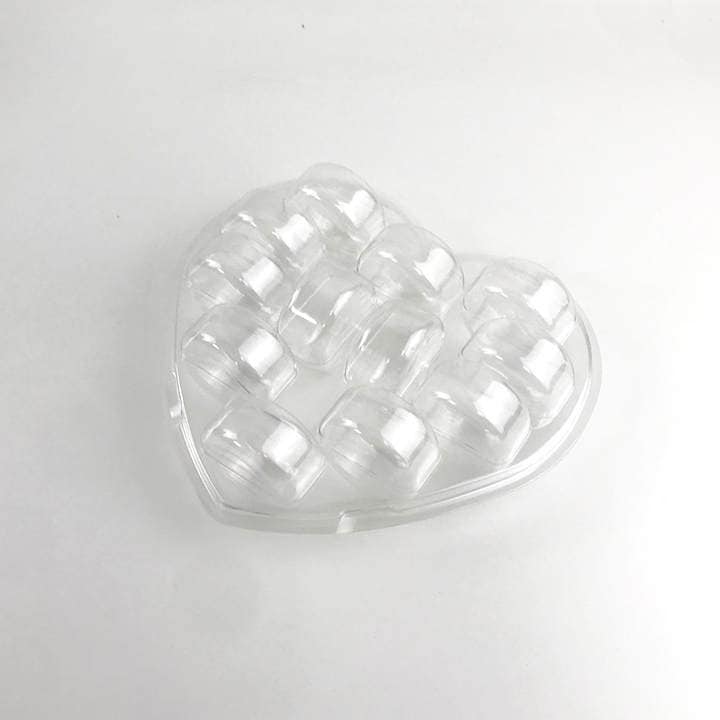 12 Cavities Heart Shape Macaron Clamshell PET (macarons are not included) - Macaron Centrale1