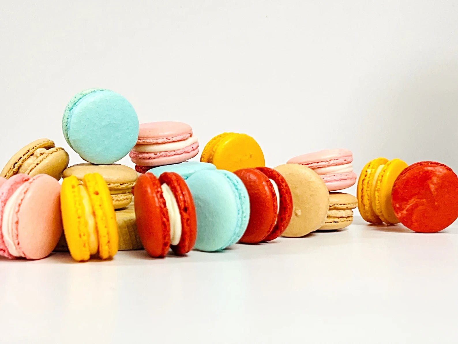 50 Pack Assortment French Macarons | Customizable Gift Set - Macaron Centrale4th of JulyValue Pack