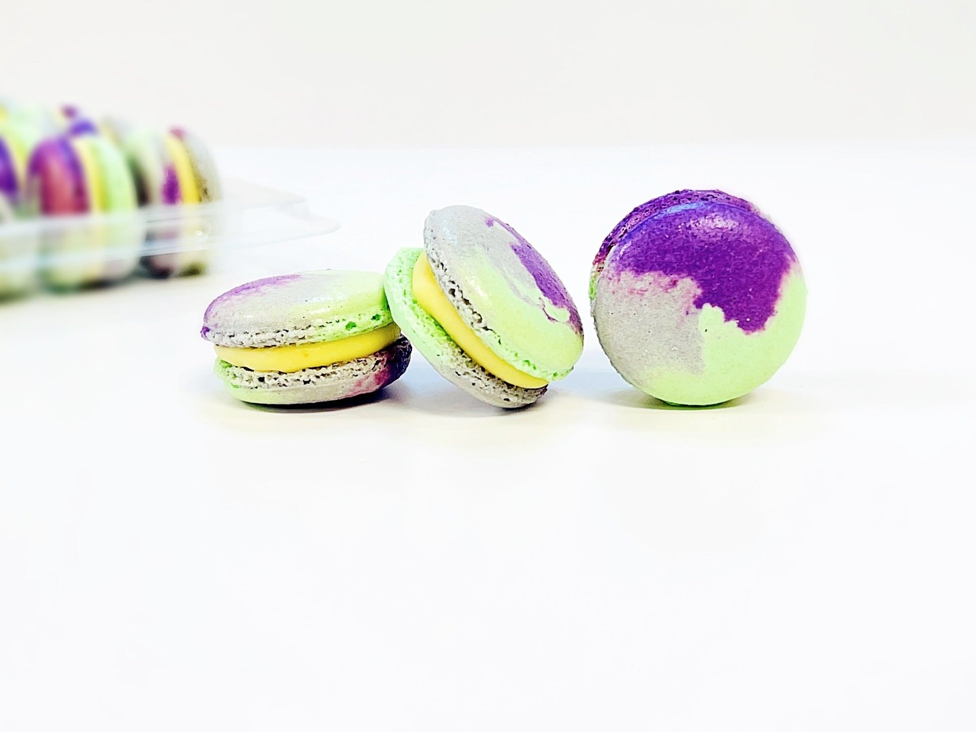 50 Pack Butterscotch Honeydew French Macaron Value Pack - Macaron Centrale