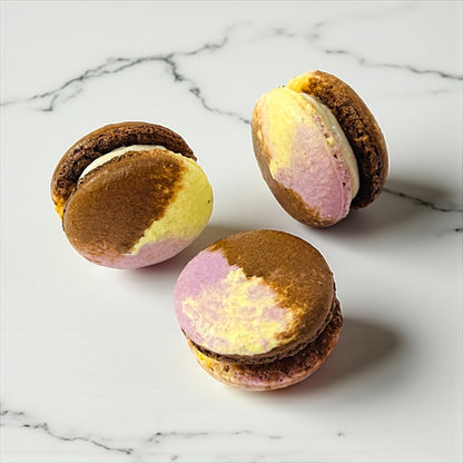 50 Pack Chai au Miel French Macarons - Macaron Centrale