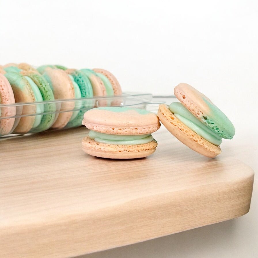 50 - Pack Cotton Cloud French Macarons - Macaron Centrale