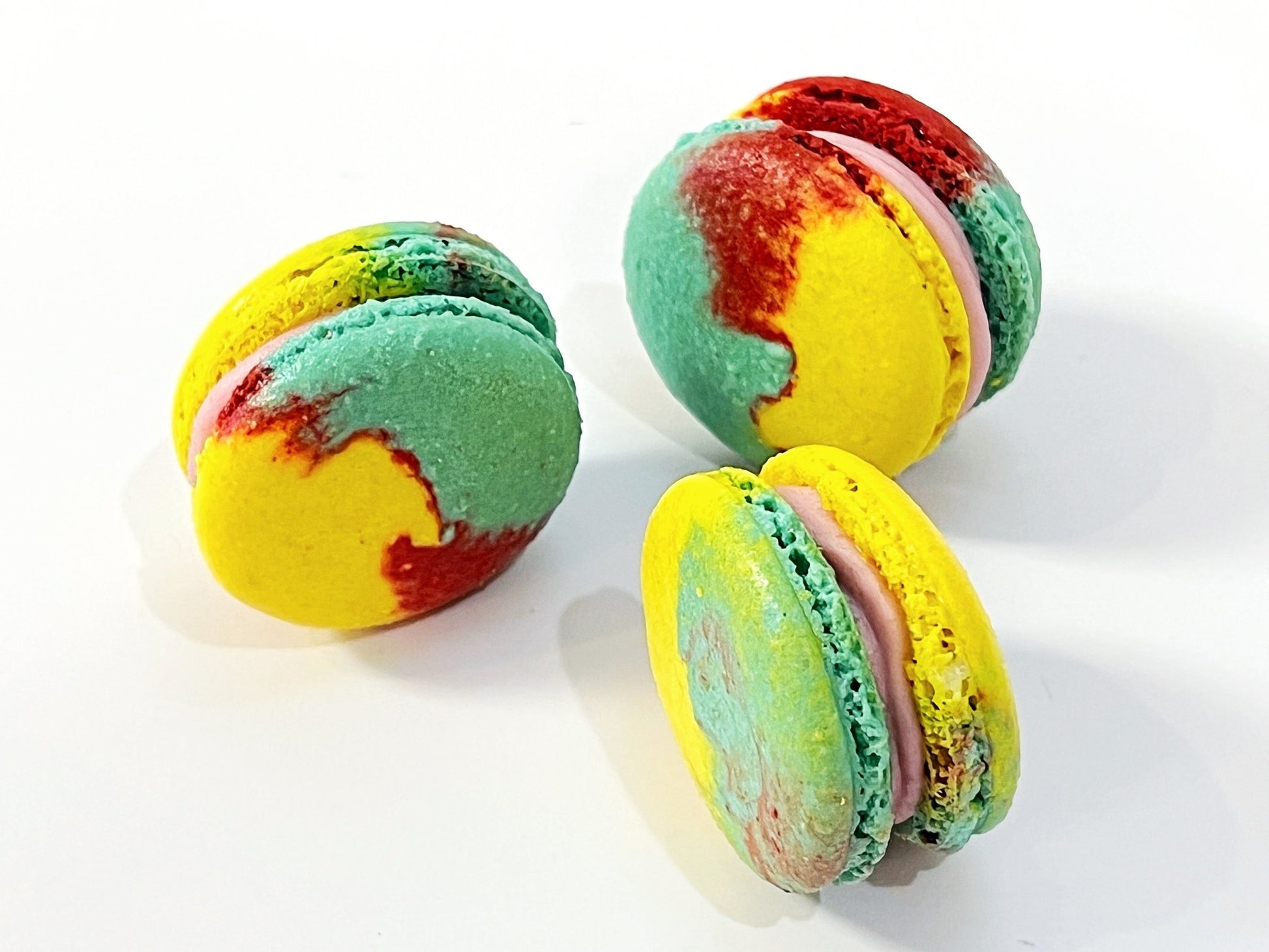 50 Pack Cranberry & Peach French Macaron Value Pack - Macaron Centrale