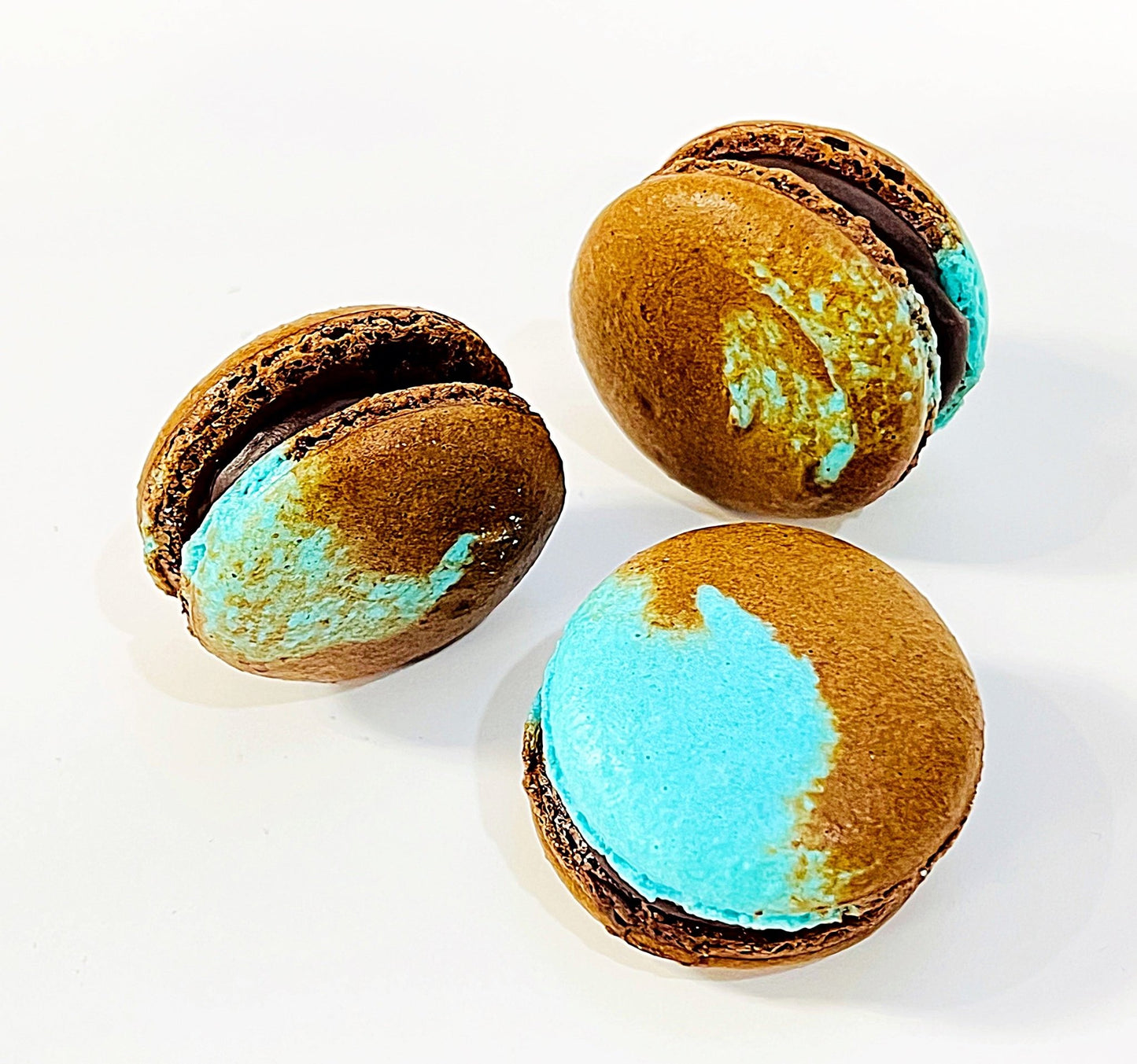 50 Pack Dark Chocolate Wild Blueberry French Macaron Value Pack - Macaron Centrale