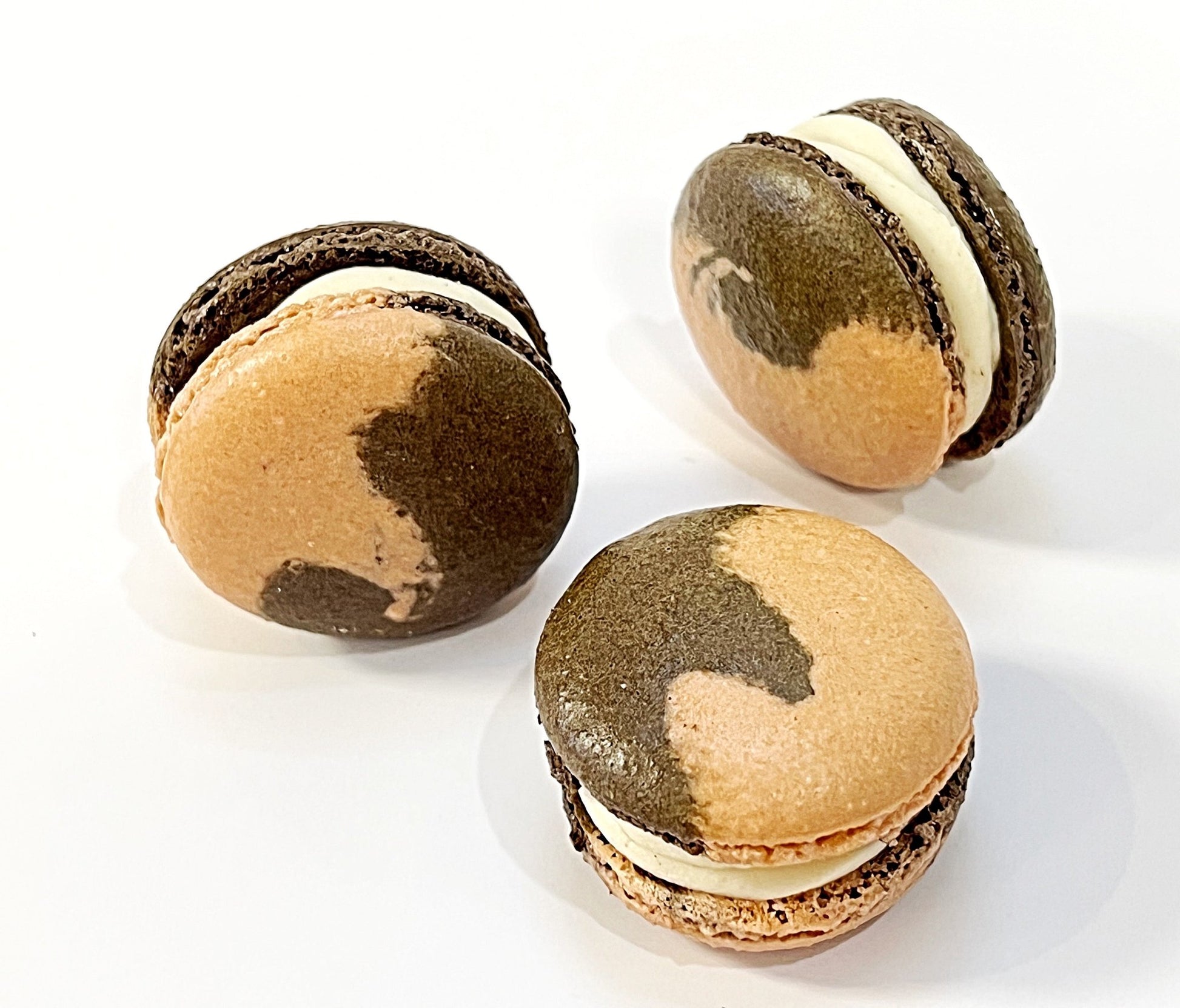 50 Pack Rum & Raisin French Macaron Value Pack - Macaron Centrale