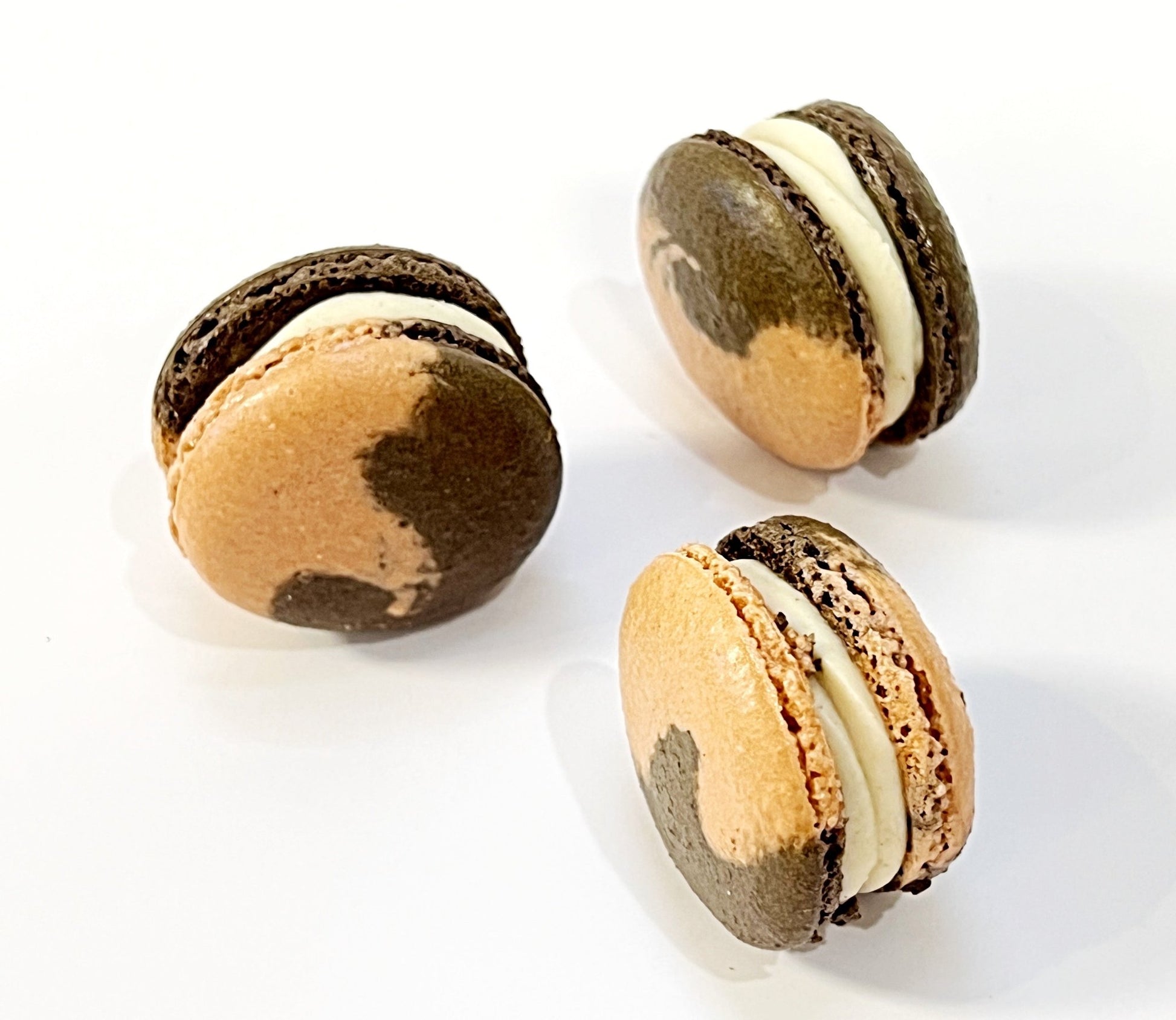 50 Pack Rum & Raisin French Macaron Value Pack - Macaron Centrale