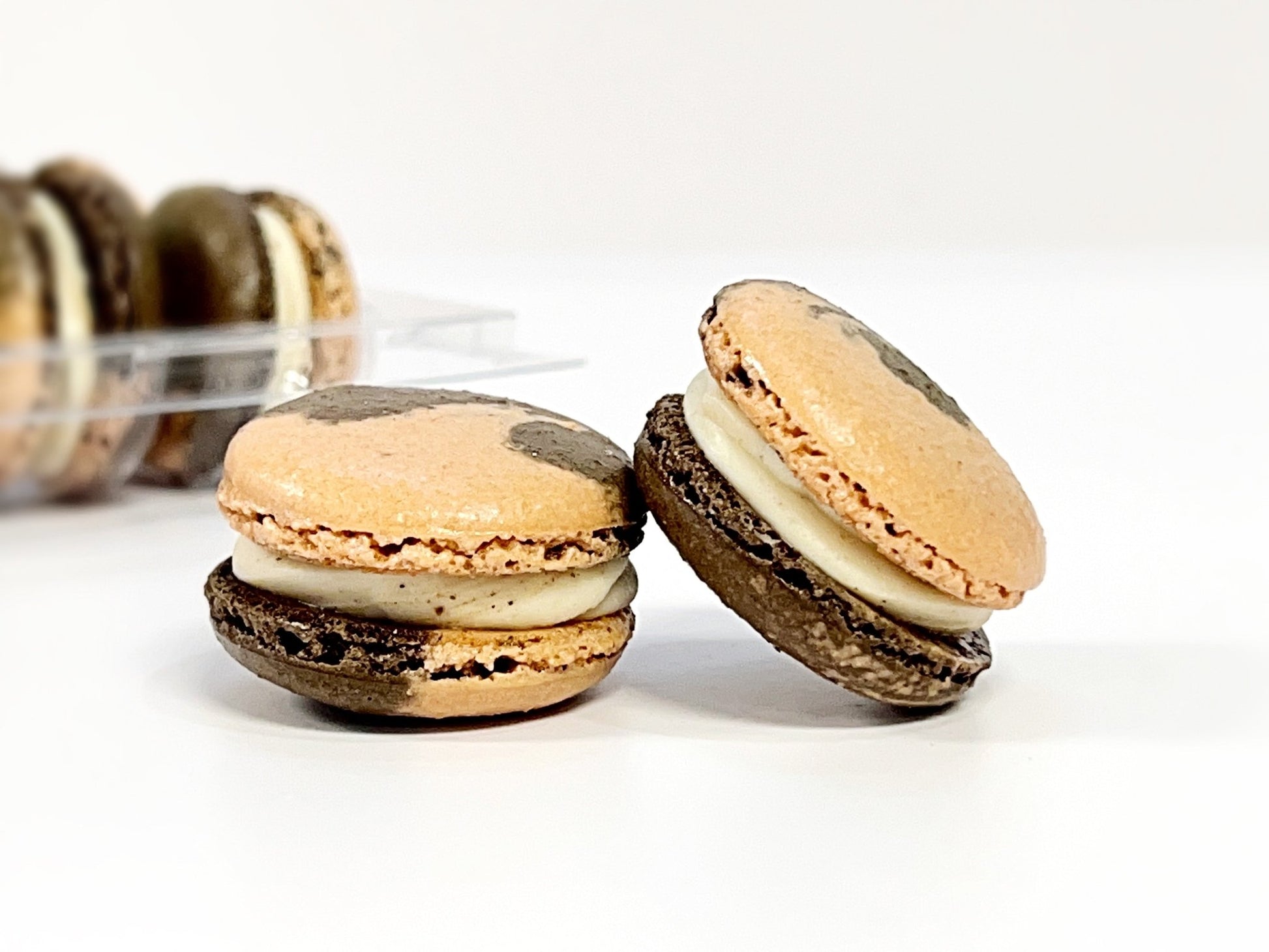 50 Pack Rum & Raisin French Macaron Value Pack - Macaron Centrale